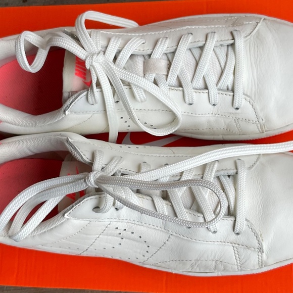 Nike Leather Court shoes size men’s 7.5, women’s 9.5 - Picture 3 of 5